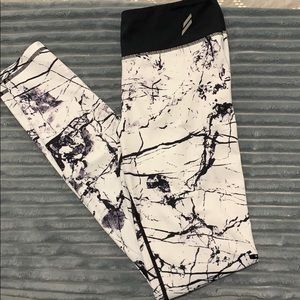 DoYouEven marble leggings size small